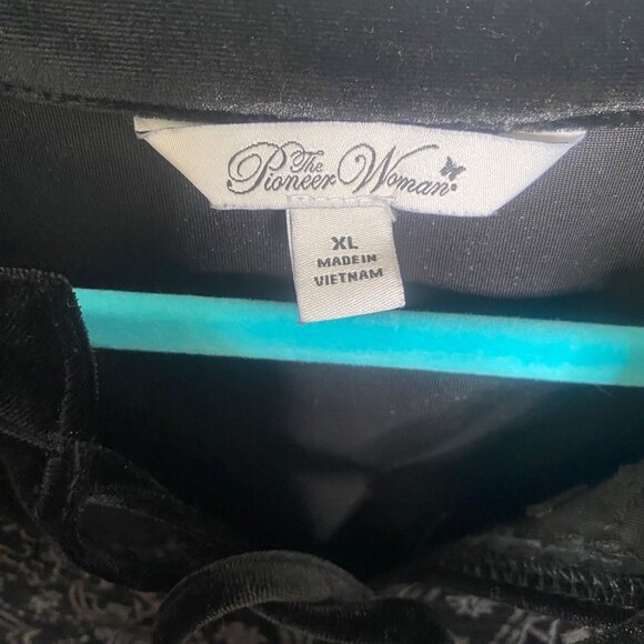 The Pioneer Woman Velvet Tunic Top XL Black Embroidered Long Sleeve Boho - Picture 2 of 10